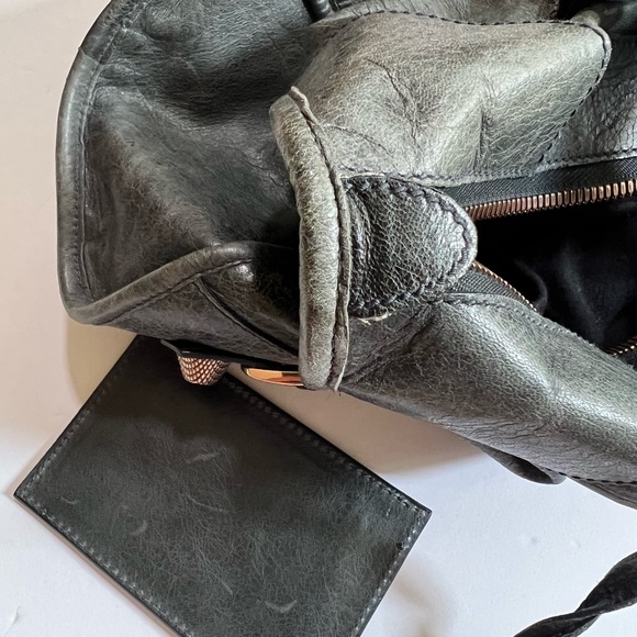 🩷BALENCIAGA Giant 21 Agneau Leather Work Bag GUC!🩷 MAKE ME AN OFFER! - Picture 4 of 16